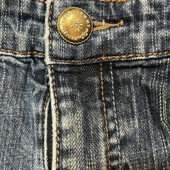 Tommy Hilfiger Ladies Denim Capri Jeans, Medium Wash Blue Denim.Size 10. Vintage - Picture 7 of 16